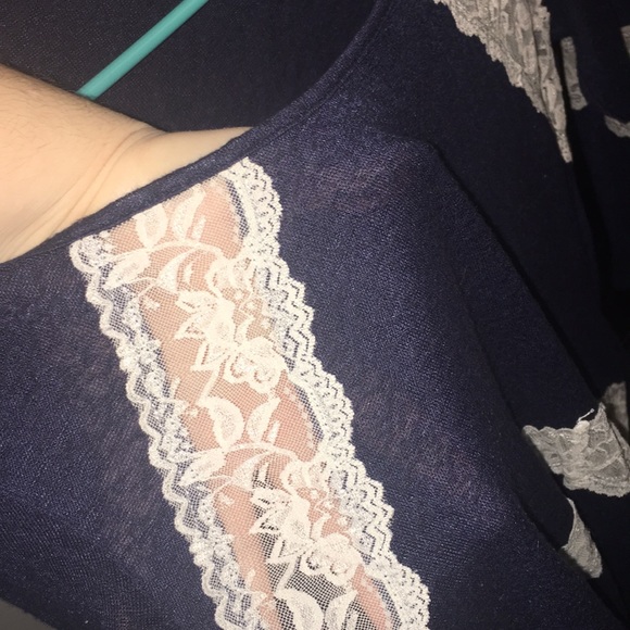 Top - Picture 2 of 4